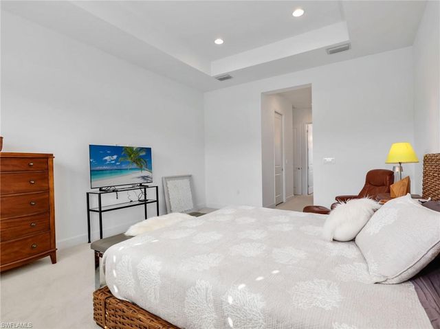 11268 Daphne CT, Naples, FL 34120