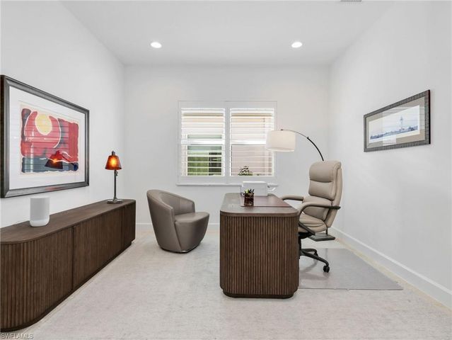 11268 Daphne CT, Naples, FL 34120