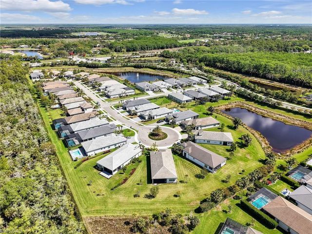 11268 Daphne CT, Naples, FL 34120