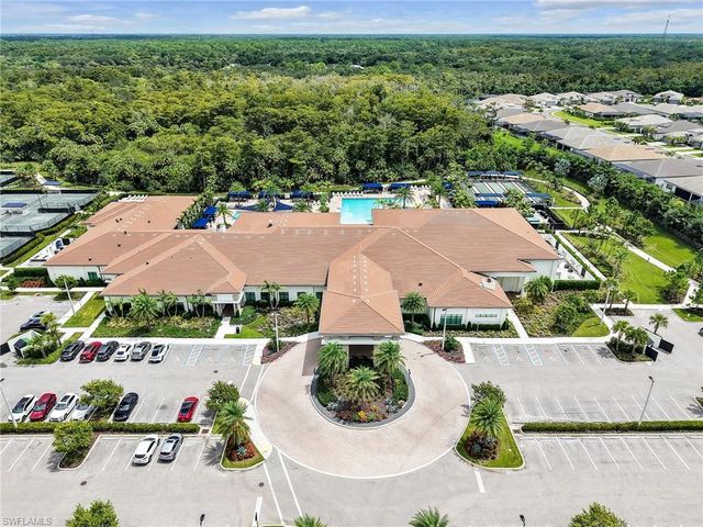 11268 Daphne CT, Naples, FL 34120