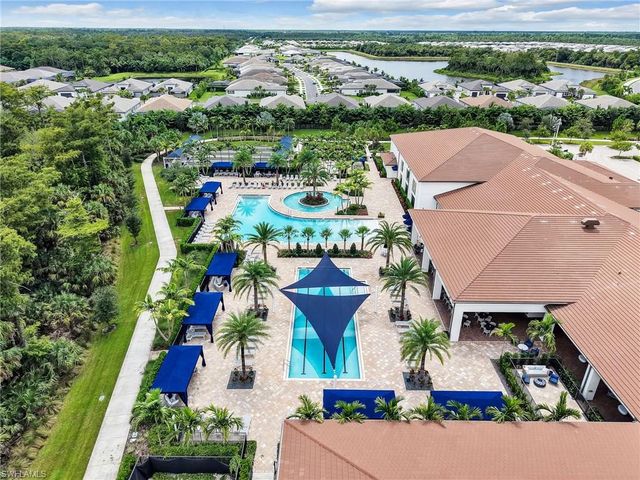 11268 Daphne CT, Naples, FL 34120