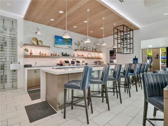 11268 Daphne CT, Naples, FL 34120