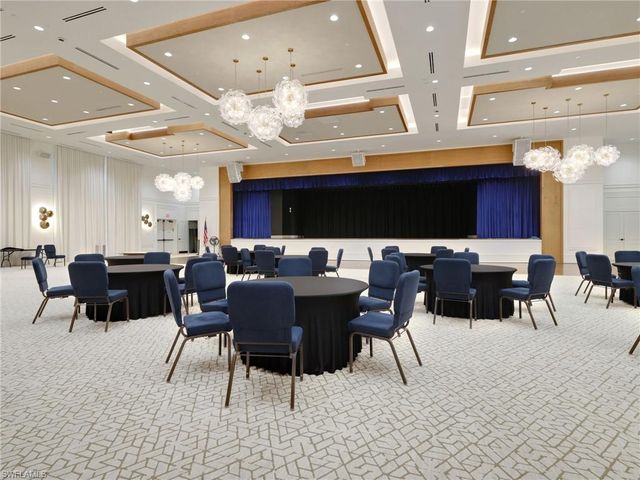 11268 Daphne CT, Naples, FL 34120