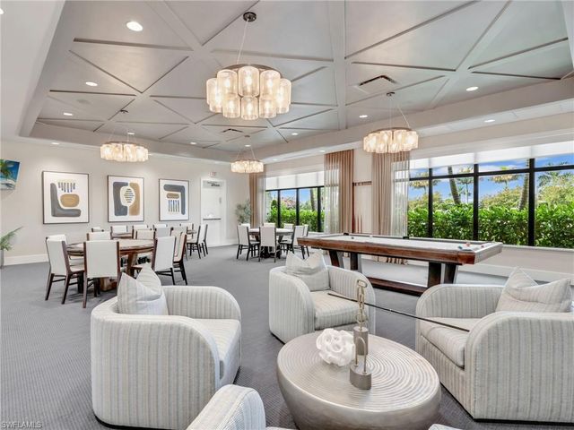 11268 Daphne CT, Naples, FL 34120