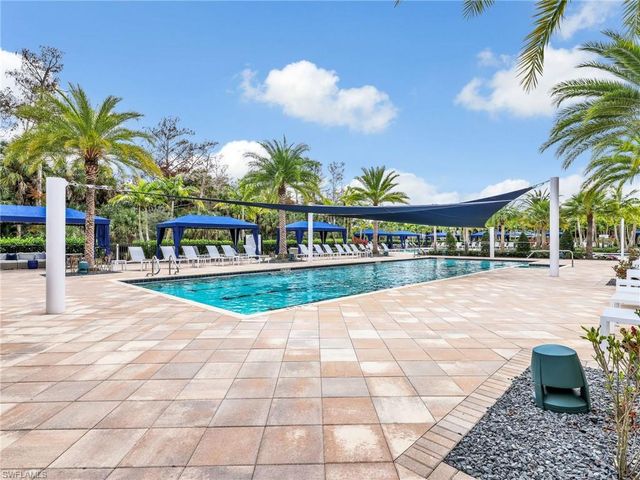 11268 Daphne CT, Naples, FL 34120