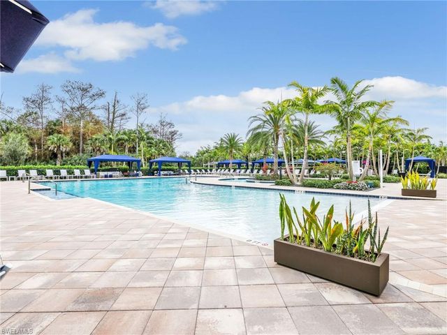 11268 Daphne CT, Naples, FL 34120