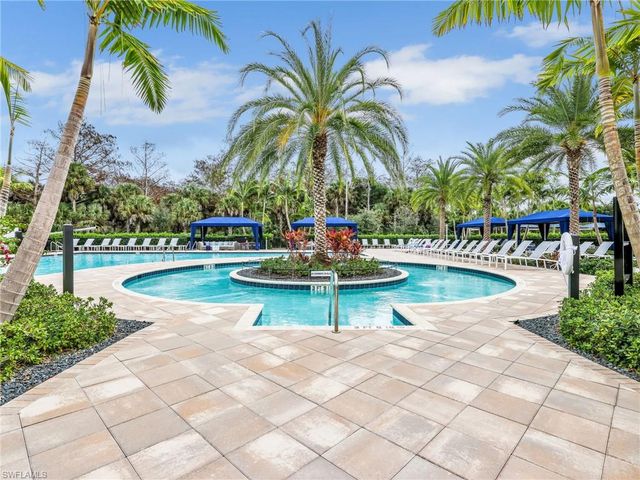 11268 Daphne CT, Naples, FL 34120