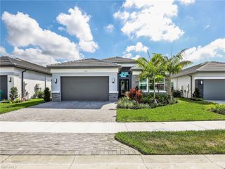 11268 Daphne CT, Naples, FL 34120