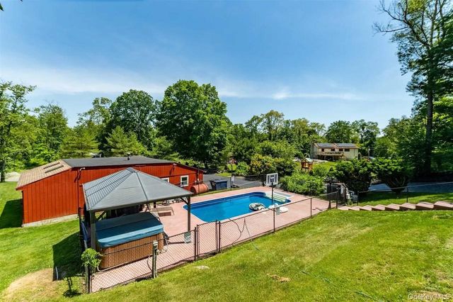 843 Farmers Mills Road, Carmel, NY 10512