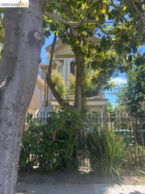 1518 7Th Ave, Oakland, CA 94606