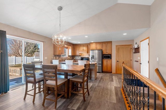 401 LANTERN LANE, De Pere, WI 54115