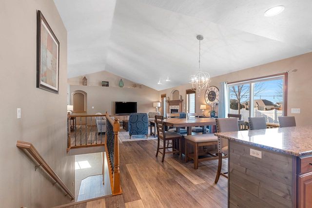 401 LANTERN LANE, De Pere, WI 54115