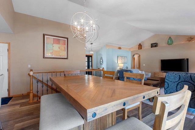 401 LANTERN LANE, De Pere, WI 54115