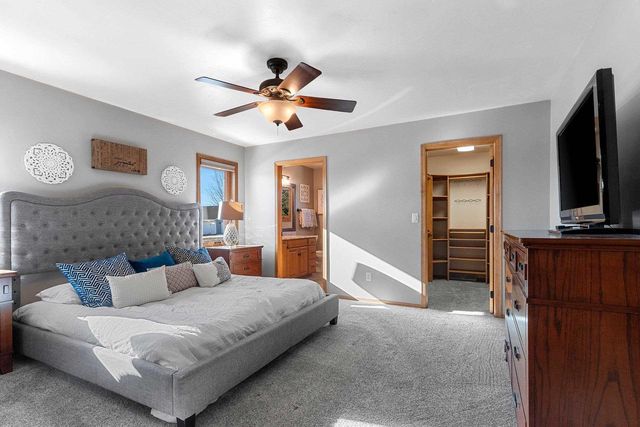 401 LANTERN LANE, De Pere, WI 54115