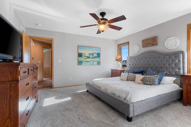 401 LANTERN LANE, De Pere, WI 54115