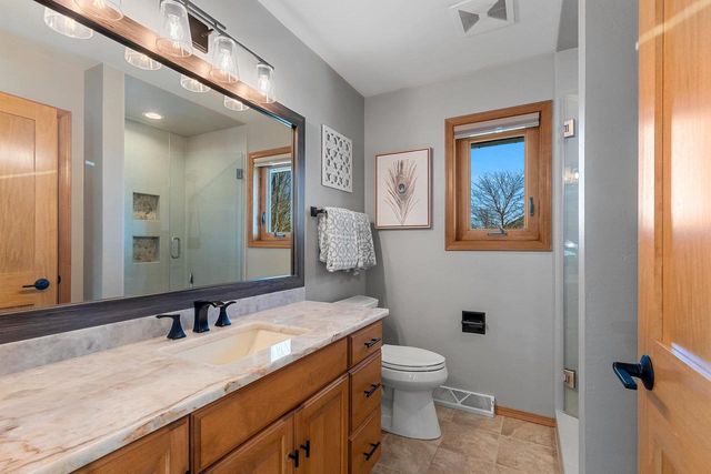 401 LANTERN LANE, De Pere, WI 54115