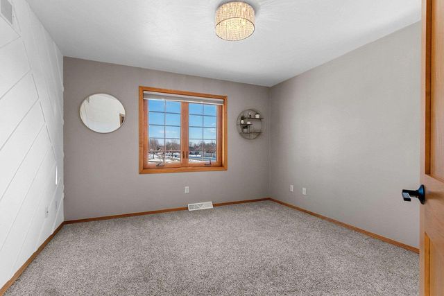 401 LANTERN LANE, De Pere, WI 54115