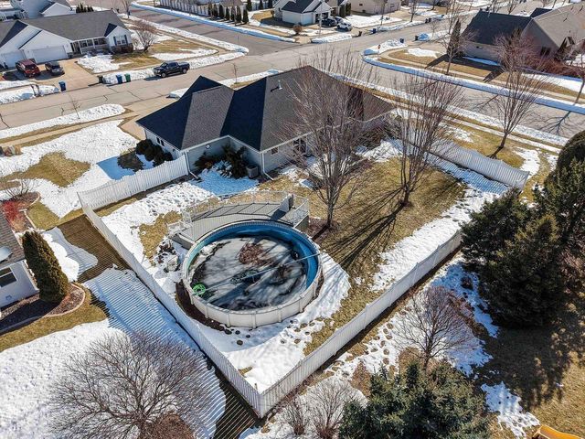 401 LANTERN LANE, De Pere, WI 54115