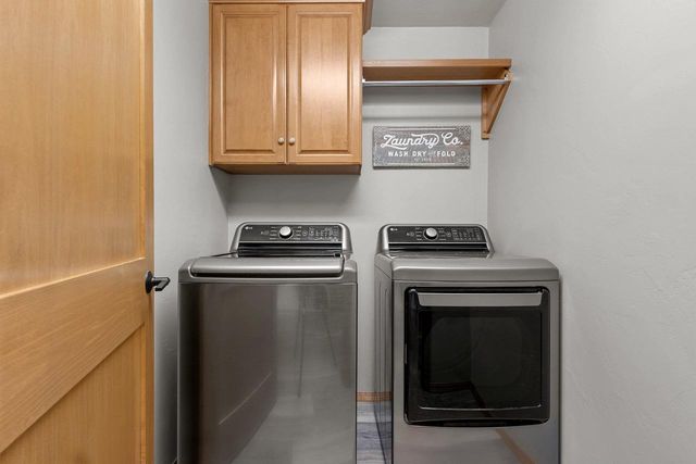 401 LANTERN LANE, De Pere, WI 54115