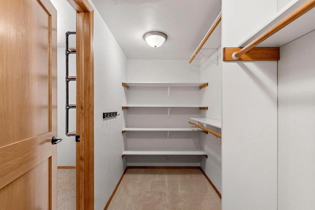 401 LANTERN LANE, De Pere, WI 54115