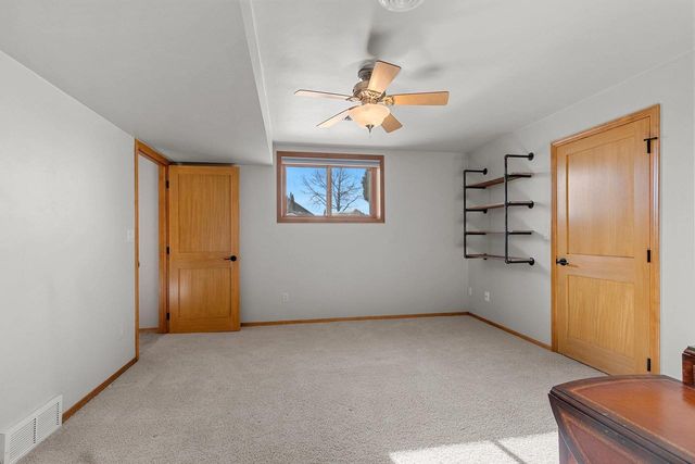 401 LANTERN LANE, De Pere, WI 54115