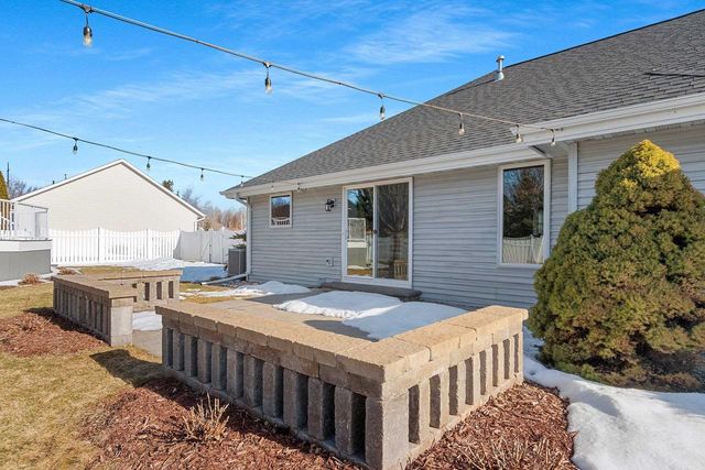 401 LANTERN LANE, De Pere, WI 54115