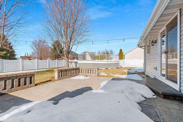 401 LANTERN LANE, De Pere, WI 54115