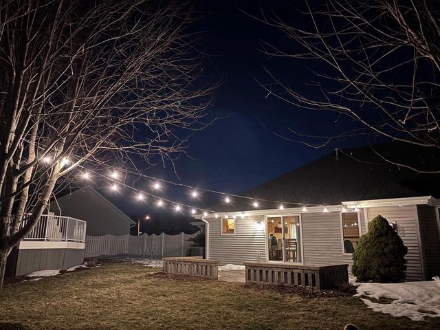 401 LANTERN LANE, De Pere, WI 54115