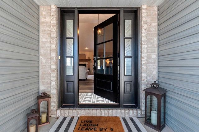 401 LANTERN LANE, De Pere, WI 54115