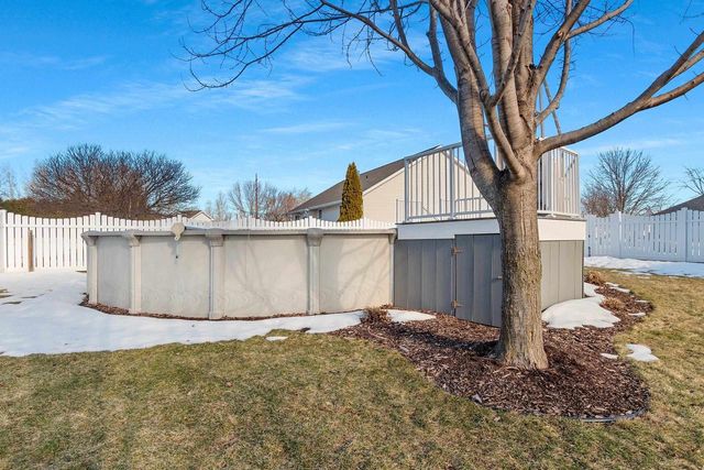 401 LANTERN LANE, De Pere, WI 54115