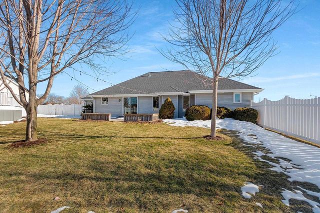 401 LANTERN LANE, De Pere, WI 54115