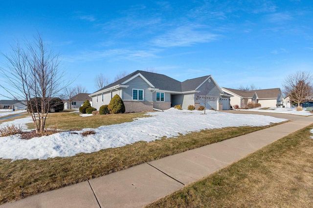 401 LANTERN LANE, De Pere, WI 54115
