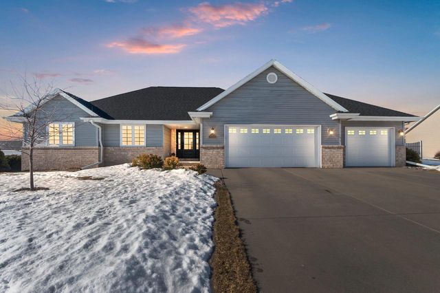 401 LANTERN LANE, De Pere, WI 54115