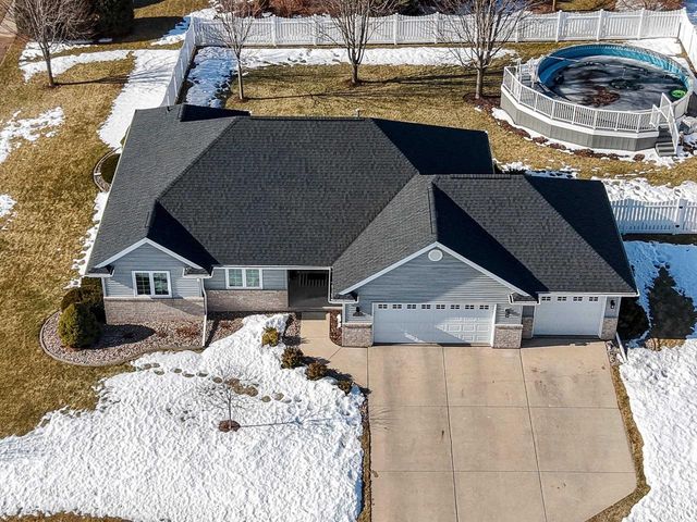 401 LANTERN LANE, De Pere, WI 54115
