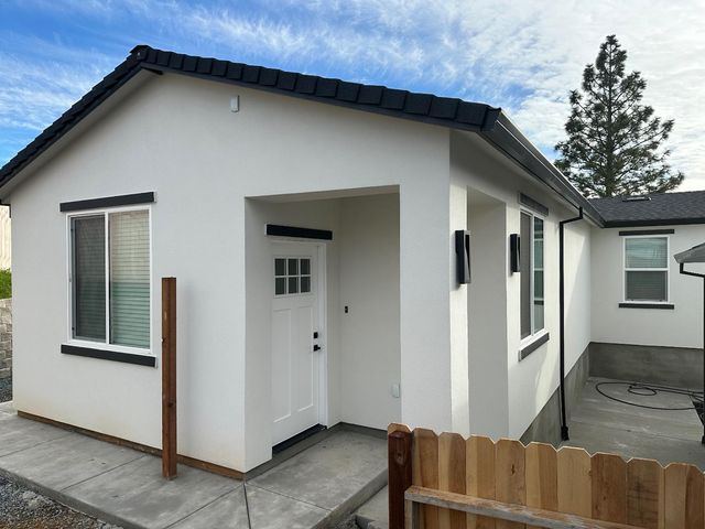 11010 Tahoe St, Auburn, CA 95602