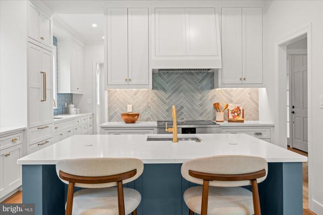 1004 VIRGINIA AVE, Alexandria, VA 22302