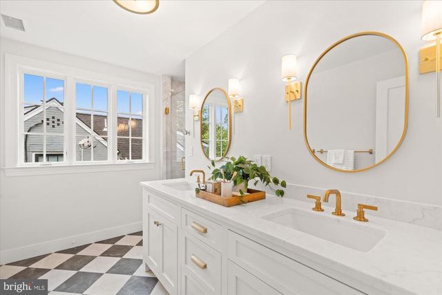 1004 VIRGINIA AVE, Alexandria, VA 22302