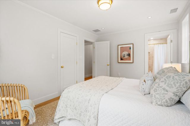 1004 VIRGINIA AVE, Alexandria, VA 22302