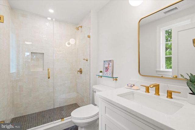 1004 VIRGINIA AVE, Alexandria, VA 22302