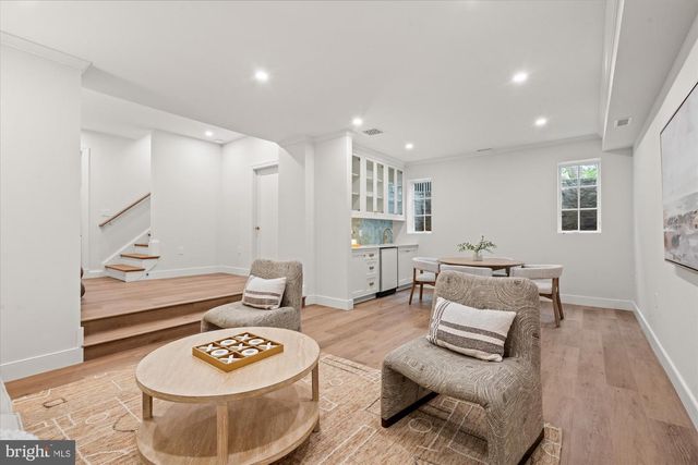 1004 VIRGINIA AVE, Alexandria, VA 22302