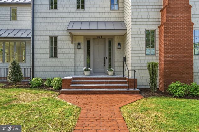 1004 VIRGINIA AVE, Alexandria, VA 22302
