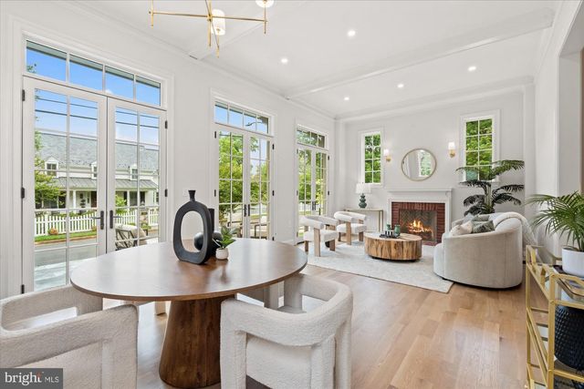 1004 VIRGINIA AVE, Alexandria, VA 22302