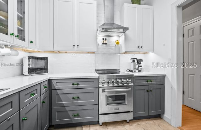 402 Joshua Ct, Beaufort, SC 29902