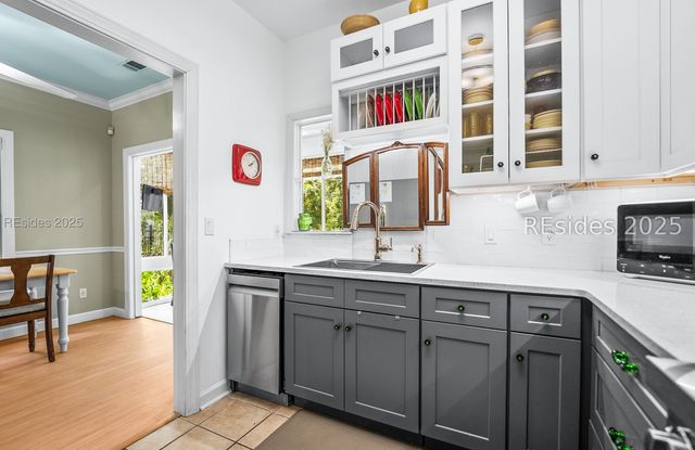 402 Joshua Ct, Beaufort, SC 29902