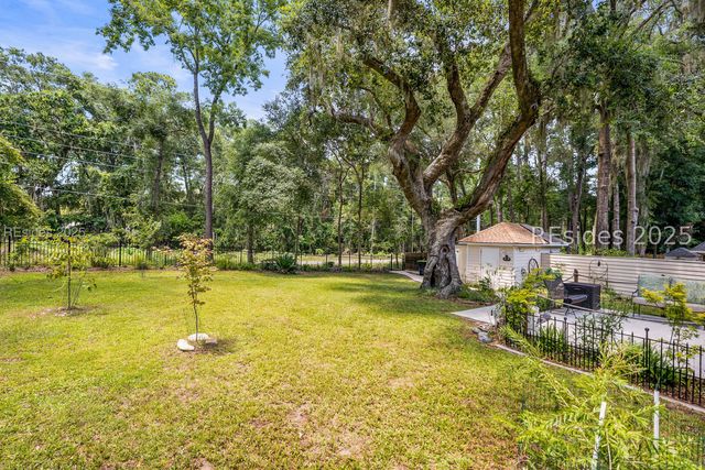 402 Joshua Ct, Beaufort, SC 29902