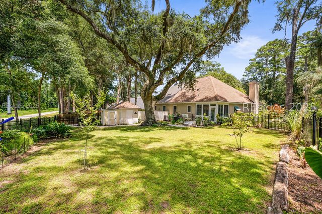 402 Joshua Ct, Beaufort, SC 29902
