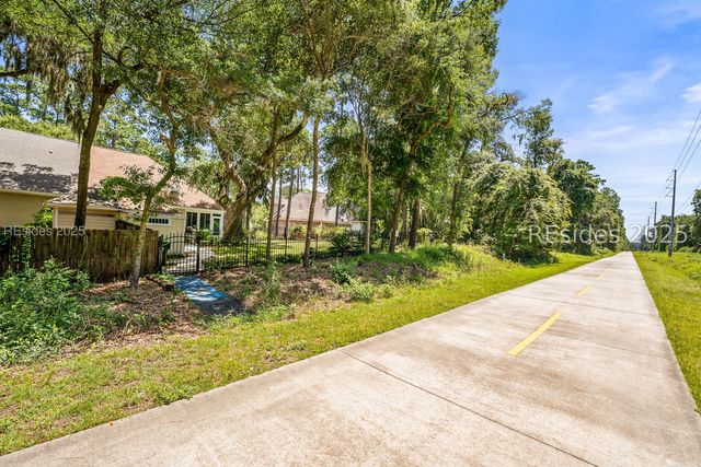 402 Joshua Ct, Beaufort, SC 29902