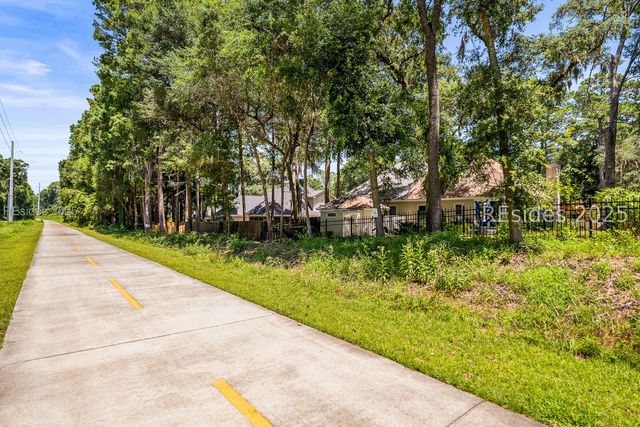 402 Joshua Ct, Beaufort, SC 29902