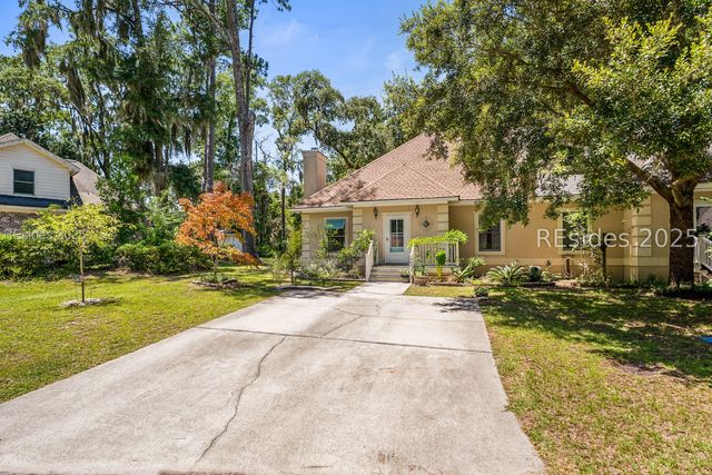 402 Joshua Ct, Beaufort, SC 29902