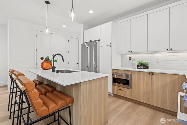 11249 108th Avenue NE, Kirkland, WA 98033